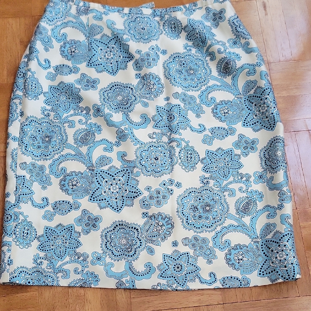 Ann Taylor Floral Blue and White Skirt-Sz 8
